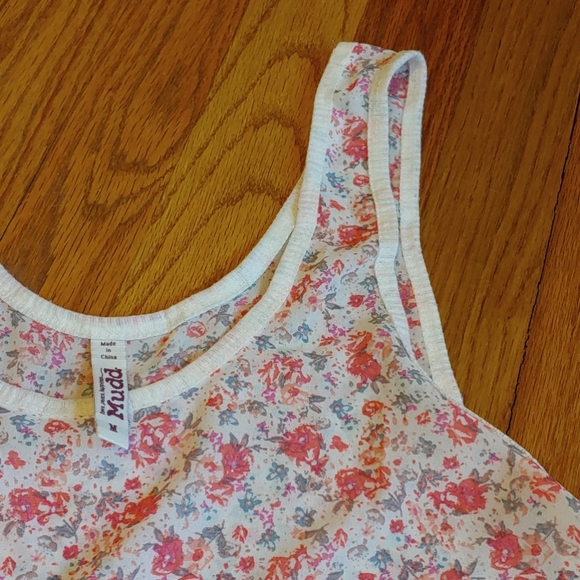 Boho sheer floral tank - Picture 3 of 3